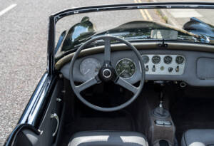 Image 15/28 of Daimler SP 250 (1961)