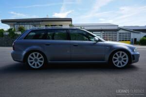 Image 13/52 of Audi RS4 Avant (2001)