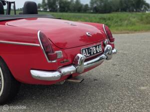 Image 11/44 of MG MGC (1969)