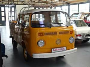 Imagen 3/31 de Volkswagen T2b Pickup Double Cabin (1978)