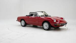 Image 3/15 of Alfa Romeo 2000 Spider Veloce (1981)