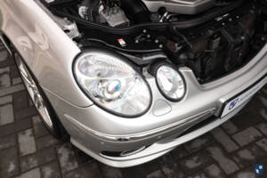 Image 34/84 of Mercedes-Benz E 55 AMG (2002)