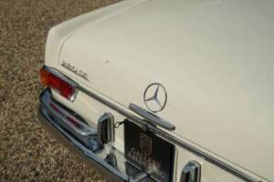 Image 48/50 de Mercedes-Benz 280 SE (1968)
