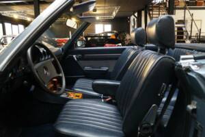 Image 7/41 of Mercedes-Benz 500 SL (1986)