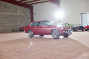 Immagine 7/29 di MG MGB GT V8 (1974)