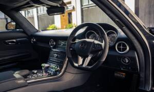 Bild 4/38 von Mercedes-Benz SLS AMG (2011)