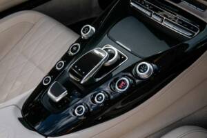 Image 26/50 of Mercedes-AMG GT-C Roadster (2017)