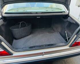 Afbeelding 13/14 van Mercedes-Benz 200 E (1989)