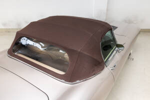 Image 22/35 de Jaguar E-Type (1968)