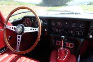 Image 13/39 de Jaguar XK-E (2+2) (1970)