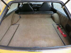 Image 12/18 of Volvo 1800 ES (1972)
