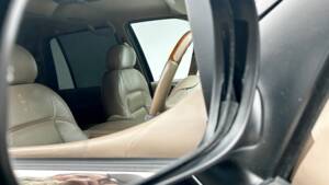 Bild 13/17 von Lincoln Navigator (1998)