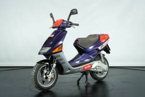 Image 2/21 de Aprilia SR 50 (1996)