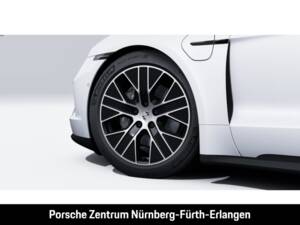 Image 10/16 of Porsche Taycan 4S (2025)