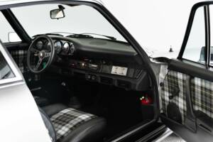 Image 37/50 de Porsche 911 Carrera 2.7 (US) (1974)