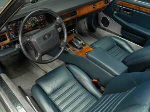 Image 2/8 of Jaguar XJS 5.3 V12 (1992)