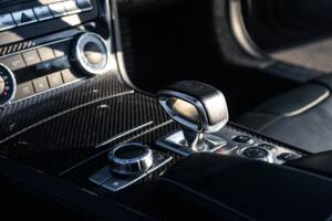 Image 26/33 de Mercedes-Benz SL 63 AMG (2012)