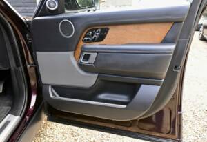 Bild 27/50 von Land Rover Range Rover Autobiography SDV8 (2018)