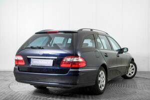 Bild 46/50 von Mercedes-Benz E 320 T 4MATIC (2004)