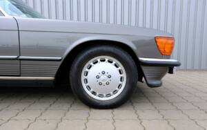Image 9/97 de Mercedes-Benz 560 SL (1987)