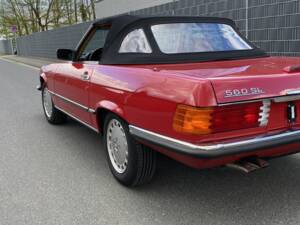 Imagen 4/11 de Mercedes-Benz 560 SL (1988)