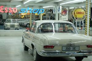 Image 7/50 of Mercedes-Benz 300 SE (1966)