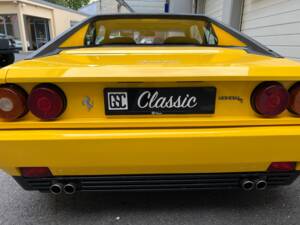 Image 13/18 of Ferrari Mondial T (1990)