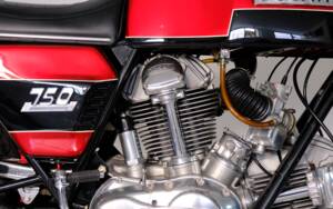 Immagine 7/96 di Ducati 750 GT (1974)