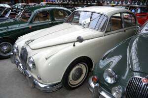 Image 20/27 of Jaguar Mk II 2.4 (1960)