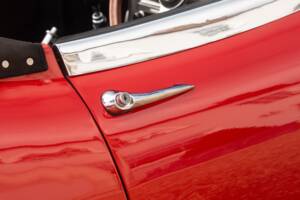 Image 25/50 de Jaguar E-Type (1967)