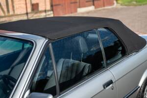 Image 2/71 of BMW 325i (1989)