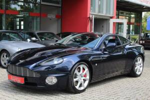 Immagine 5/15 di Aston Martin V12 Vanquish (2004)