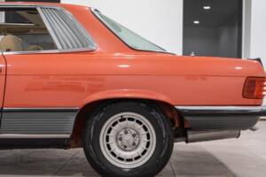 Image 27/89 of Mercedes-Benz 500 SLC (1980)