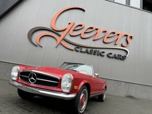 Image 16/36 de Mercedes-Benz 280 SL (1968)