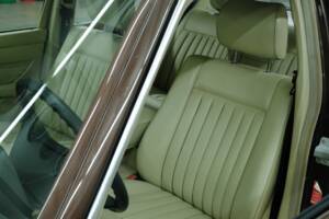 Bild 47/50 von Mercedes-Benz 380 SE (1984)