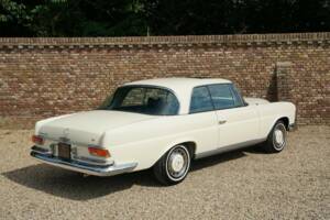 Image 28/50 de Mercedes-Benz 280 SE (1968)