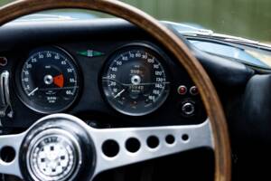 Image 22/46 de Jaguar E-Type "Lightweight" (1963)