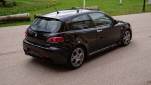 Image 7/60 of Alfa Romeo 147 3.2 GTA (2003)