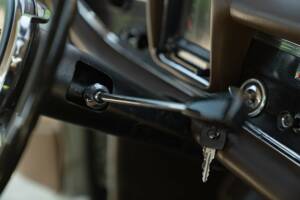 Bild 44/50 von Mercedes-Benz 200 (1966)