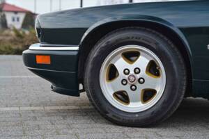 Image 10/55 de Jaguar XJS 6.0 (1994)