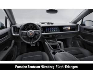 Image 9/11 of Porsche Cayenne GTS (1900)
