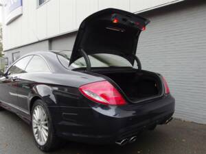 Bild 36/49 von Mercedes-Benz CL 63 AMG (2007)