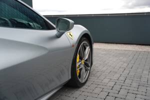 Image 43/50 of Ferrari 488 GTB (2017)