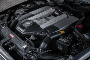 Image 44/50 of Mercedes-Benz CLK DTM AMG (2004)