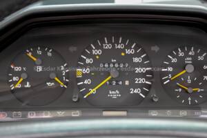 Image 20/33 of Mercedes-Benz E 200 (1994)