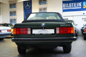 Afbeelding 14/25 van BMW 320i (1988)