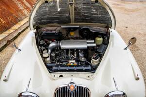 Bild 42/51 von Jaguar 240 (1968)