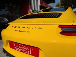 Image 8/27 of Porsche 911 Carrera (2018)