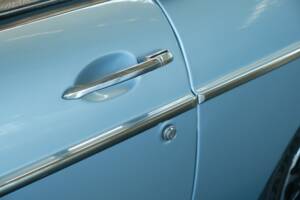 Image 46/50 of MG MGB (1976)