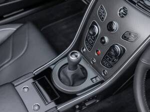 Bild 47/84 von Aston Martin V12 Vantage AMR Roadster (2018)